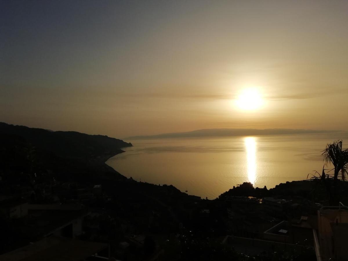 U Castiddanu Breathtaking View Apartment Taormina Bagian luar foto